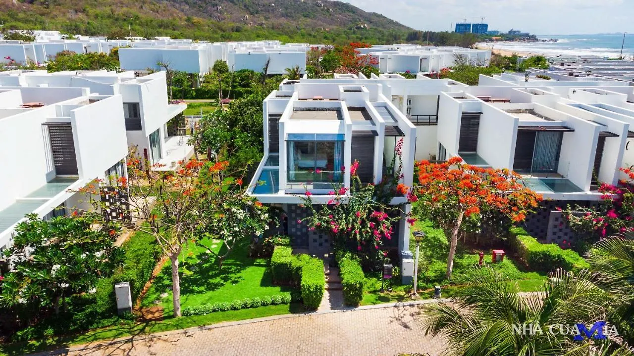 Oceanami Private Beach Villa Homestay - Long Hai Vung Tau