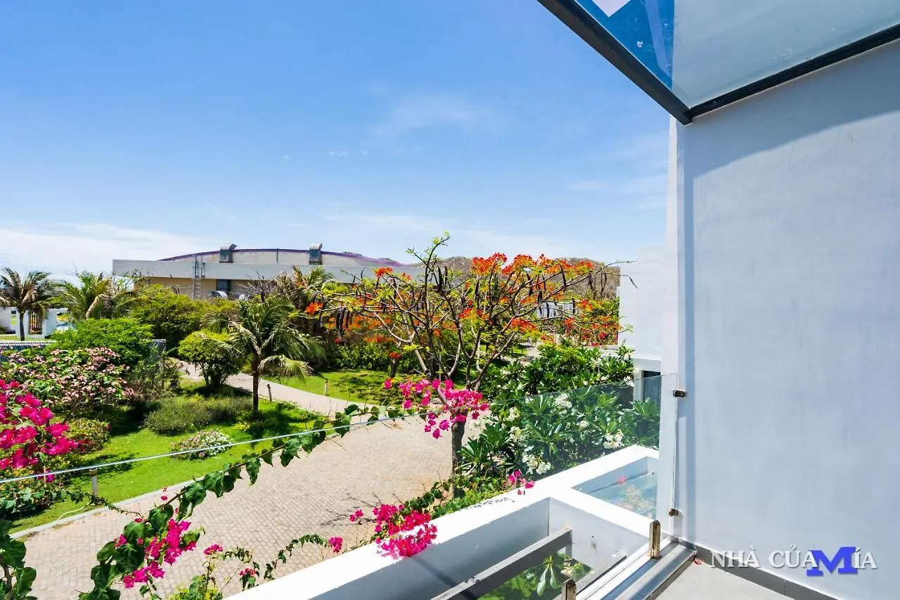 Oceanami Private Beach Villa Homestay - Long Hai Vung Tau