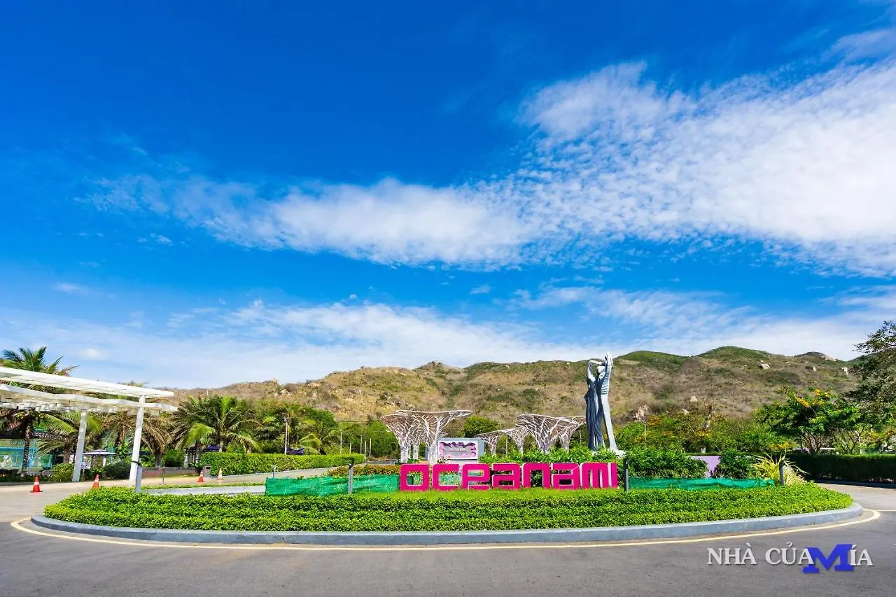 Oceanami Private Beach Villa Homestay - Long Hai Vung Tau